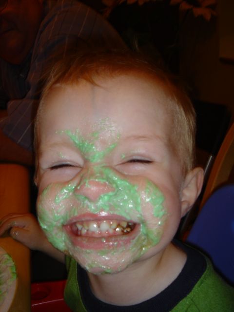 Green Cake, Get Messy!